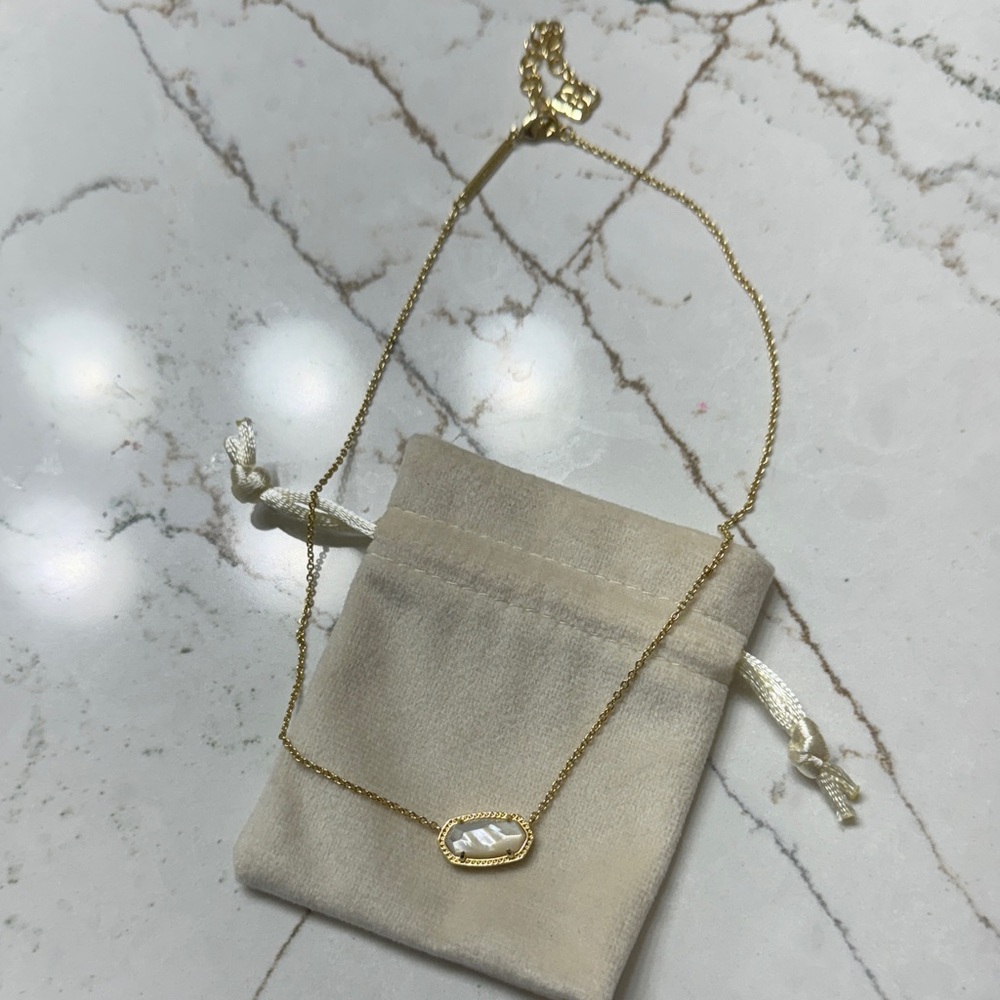 Kendra Scott Elisa necklace